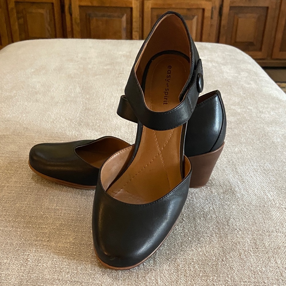 Easy Spirit Black and Brown Heels 8W
